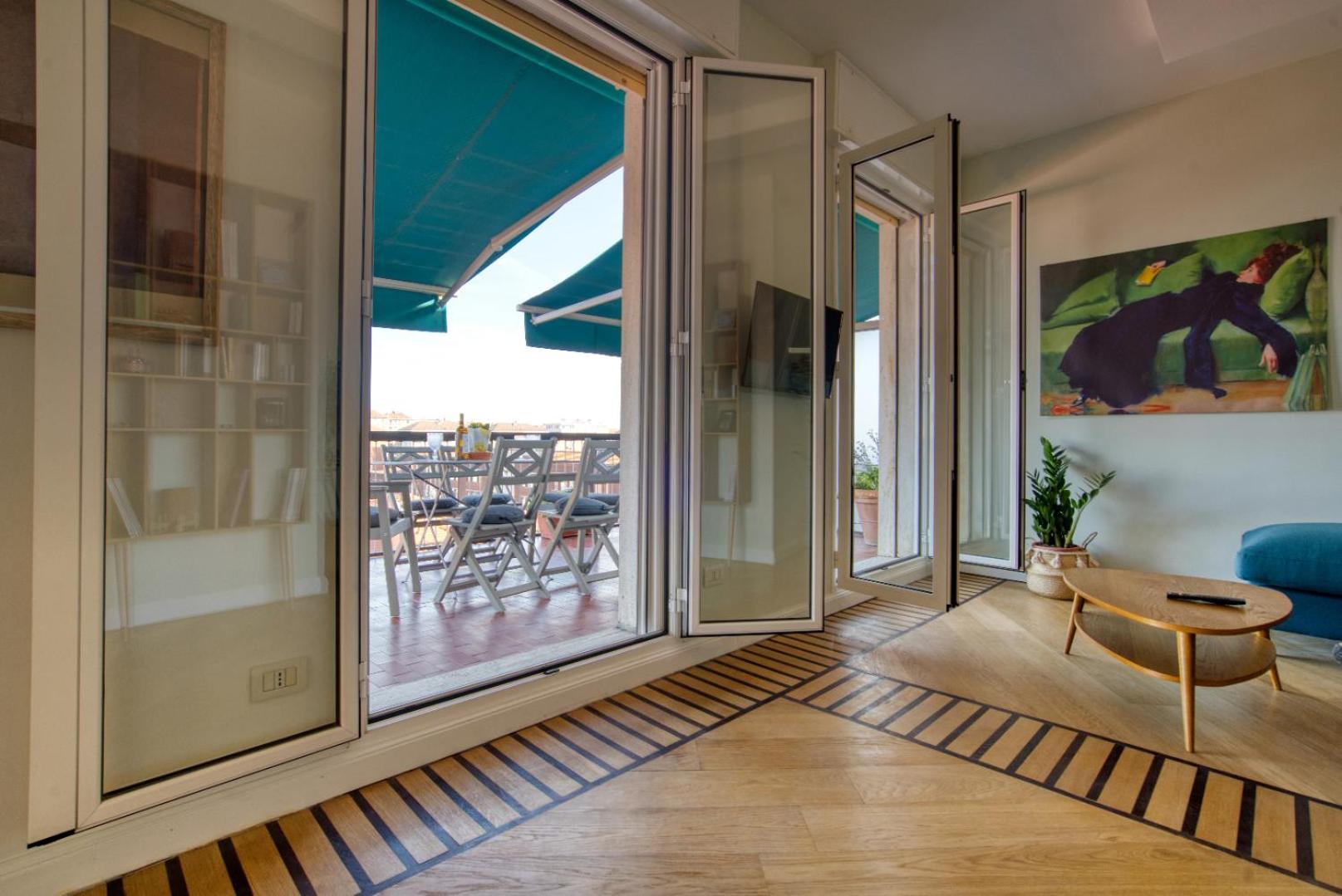 Spacious Penthouse With Panoramic Terrace - 20 Minutes From San Siro & Duomo Apartment