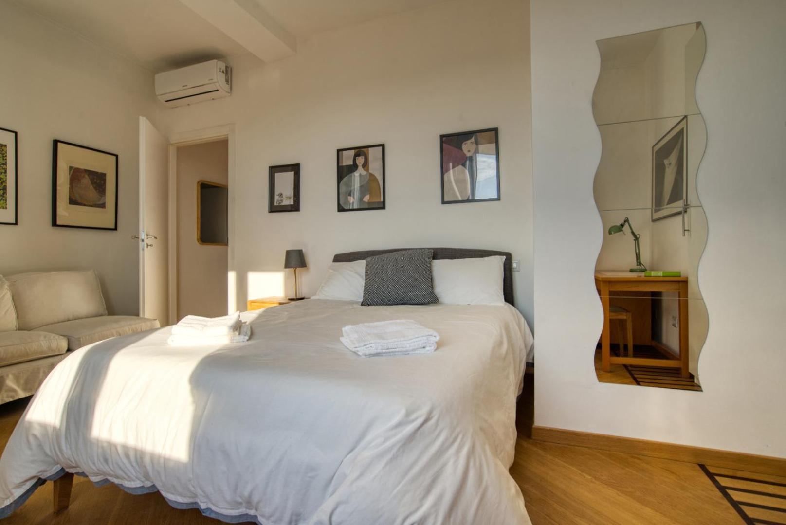 Spacious Penthouse With Panoramic Terrace - 20 Minutes From San Siro & Duomo *