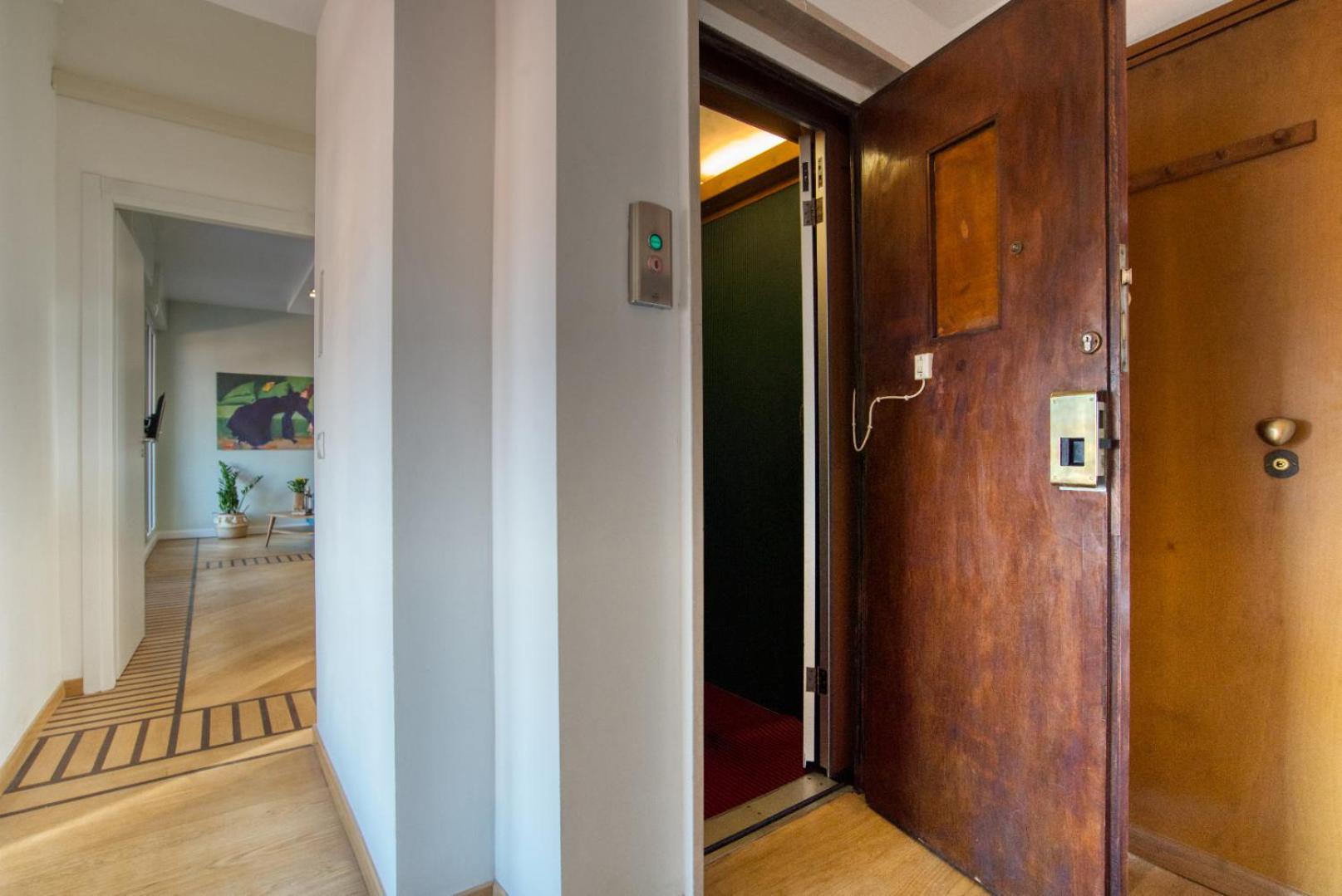 Spacious Penthouse With Panoramic Terrace - 20 Minutes From San Siro & Duomo Apartment