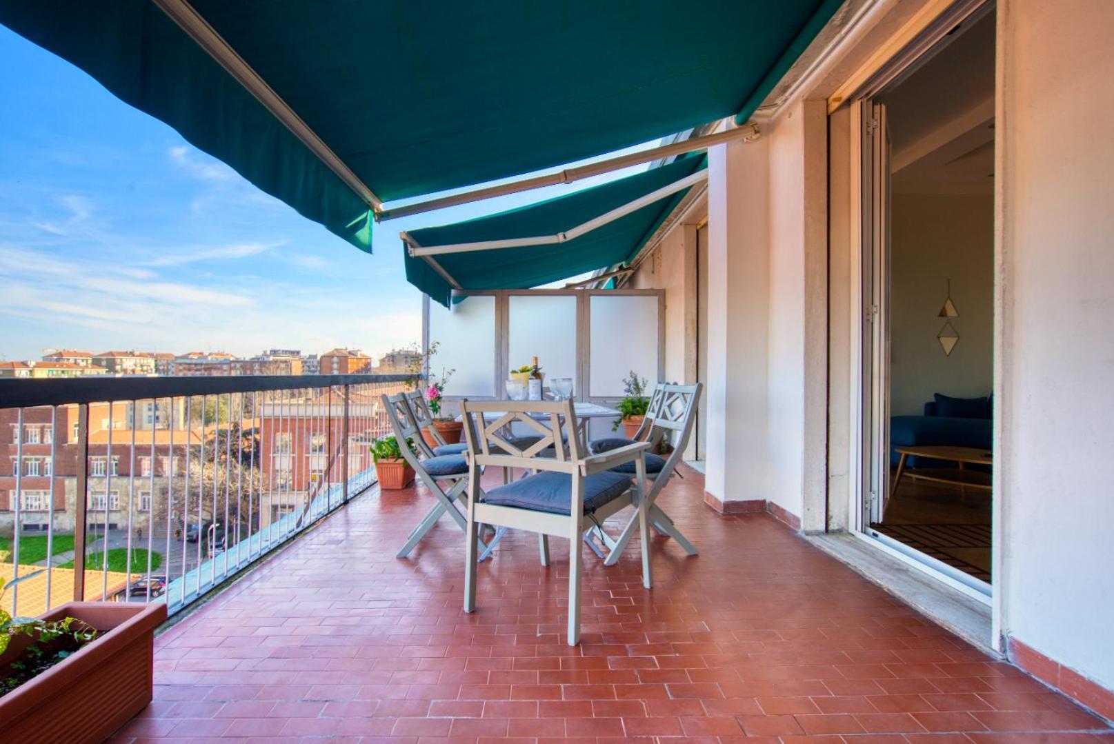 Spacious Penthouse With Panoramic Terrace - 20 Minutes From San Siro & Duomo Appartamento Milano